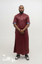 Qamis saoudien satiné Musa bordeaux pour homme, manches courtes et col mao
