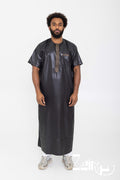 Qamis moderne satiné Nabil noir pour homme, manches courtes et col rond