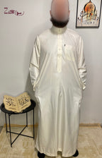 Qamis saoudien Yacoub blanc cassé pour homme, col mao et poche poitrine
