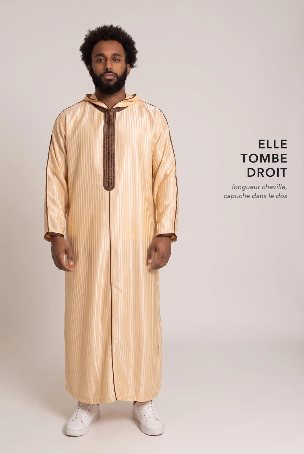 Coupe droite et longueur cheville de la djellaba à capuche Fares beige