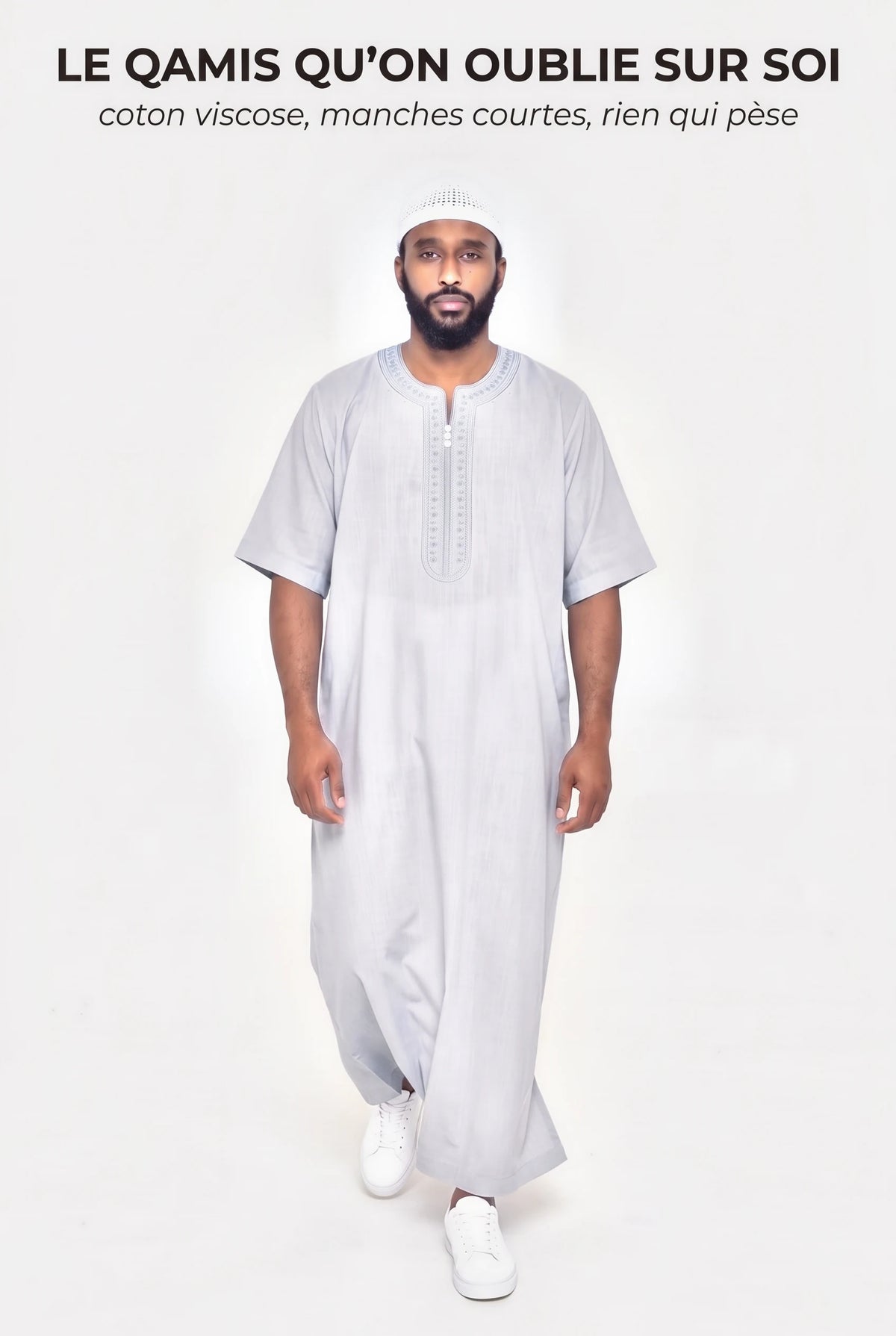 Gandoura marocaine grise Issam en mouvement, manches courtes en coton viscose