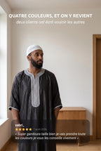 Gandoura marocaine noire Jad portée en intérieur, avec un avis client