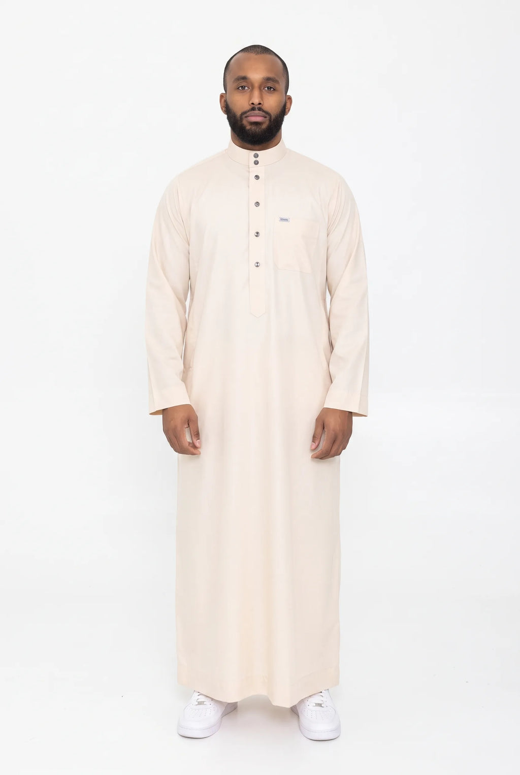 Qamis col mao beige Tarek porté, manches longues, vue de face