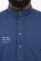 Col mao fermé et boutons anthracite du qamis Tarek bleu marine
