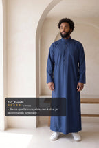 Qamis col mao bleu marine Tarek porté en situation
