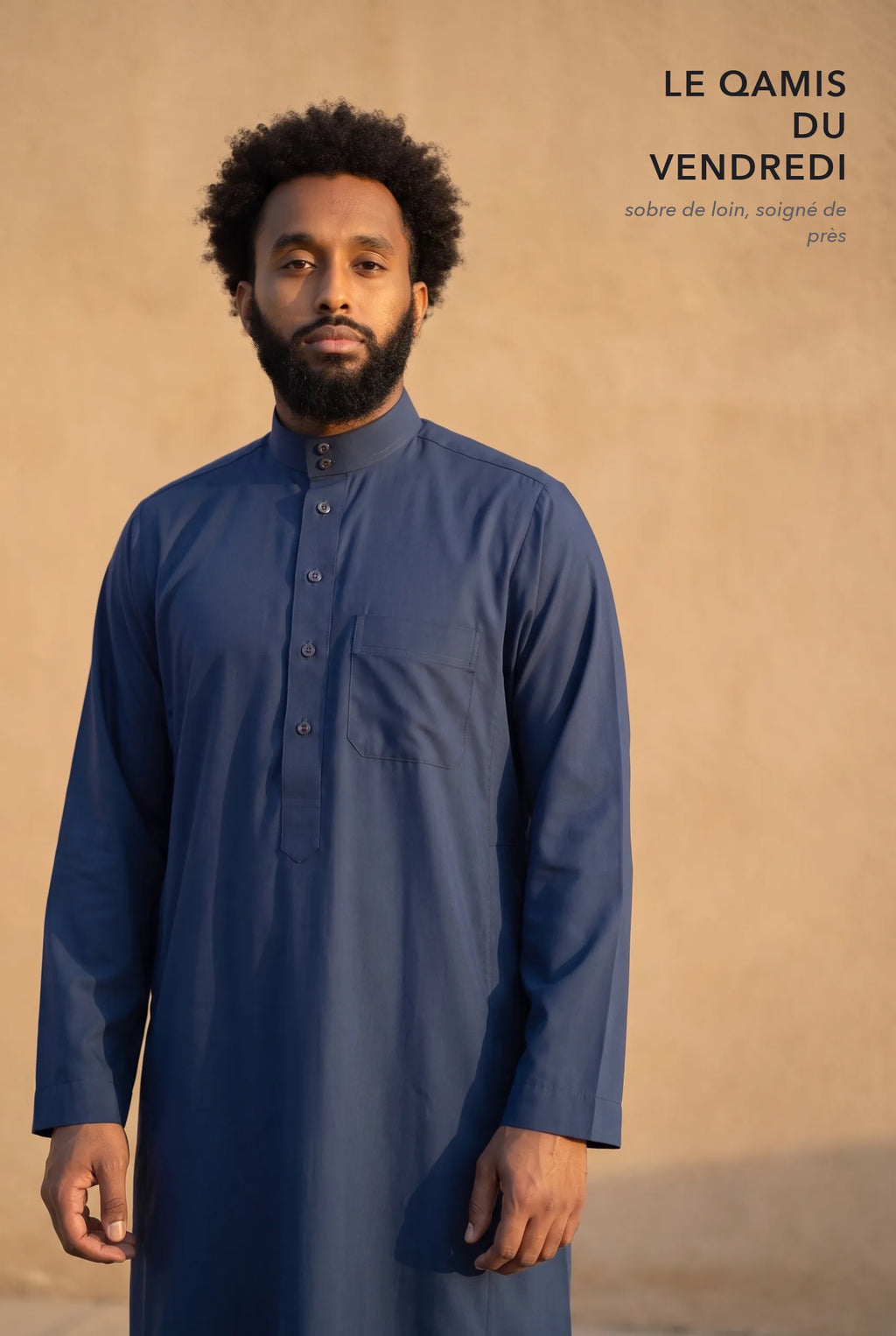 Le qamis Tarek bleu marine comme tenue du vendredi