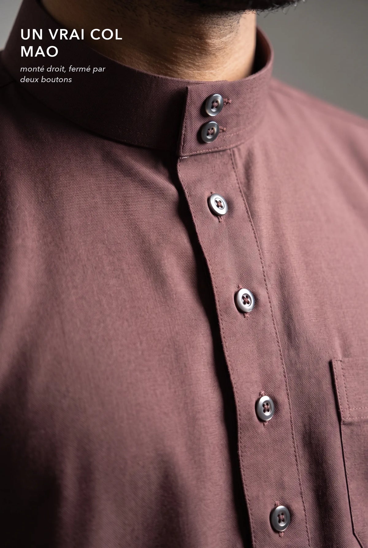 Col mao fermé et boutons anthracite du qamis Tarek bordeaux