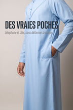 Poche latérale dissimulée dans la couture du qamis émirati bleu ciel Imran