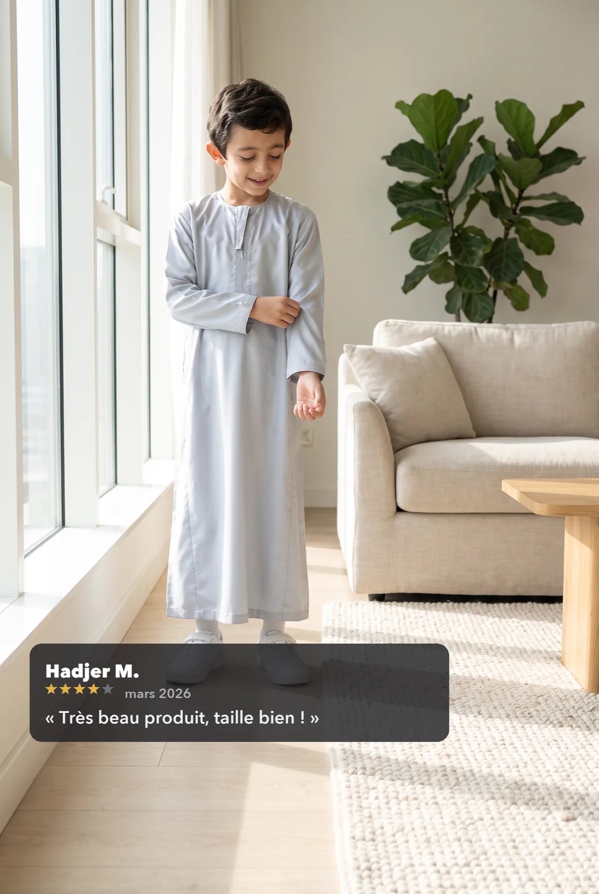 Qamis enfant Zaid gris porté, avec un avis client