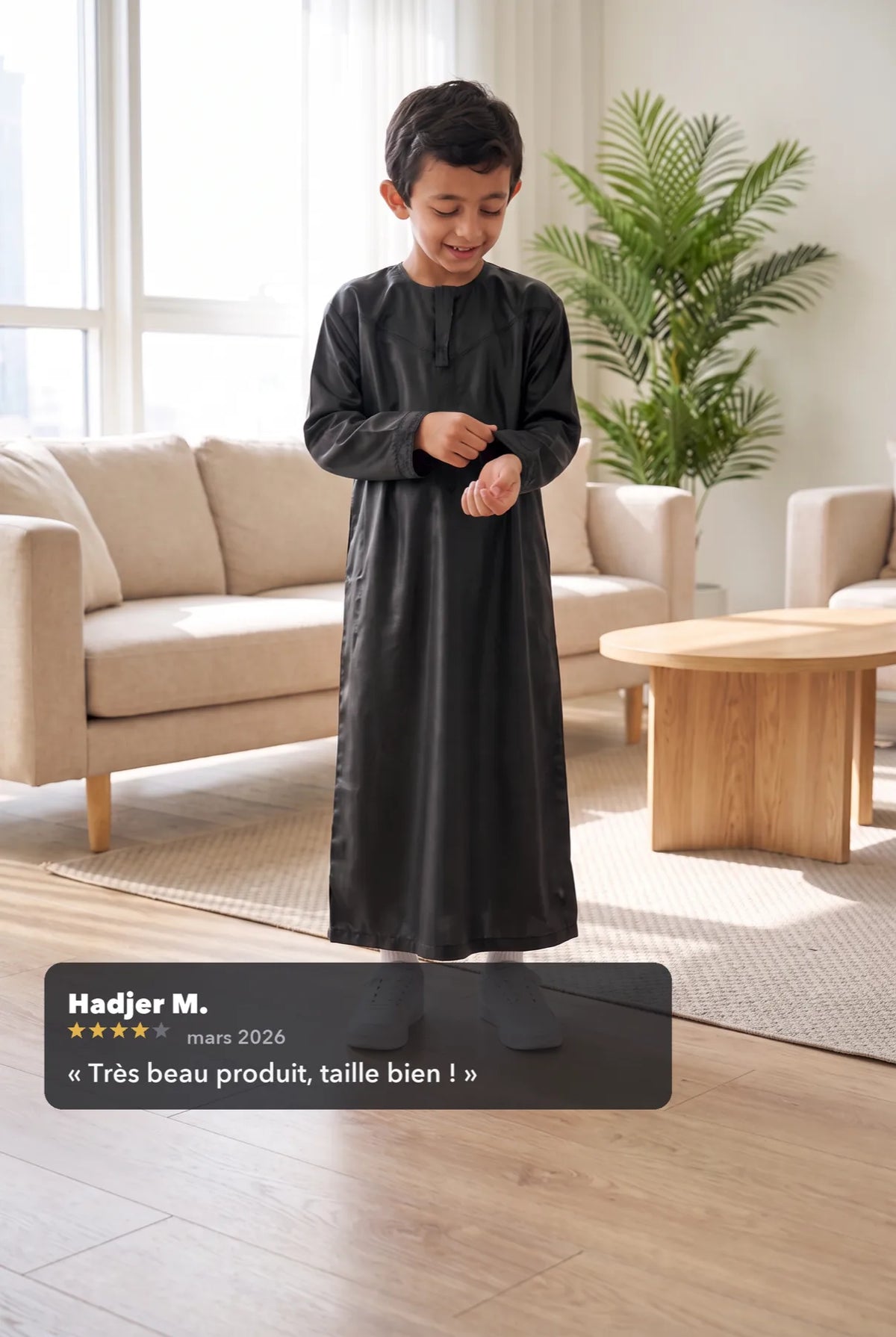 Qamis enfant Zaid noir porté, avec un avis client