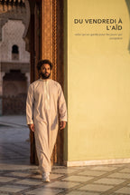 Qamis Mehdi beige porté à la sortie de la mosquée, du vendredi à l'Aïd
