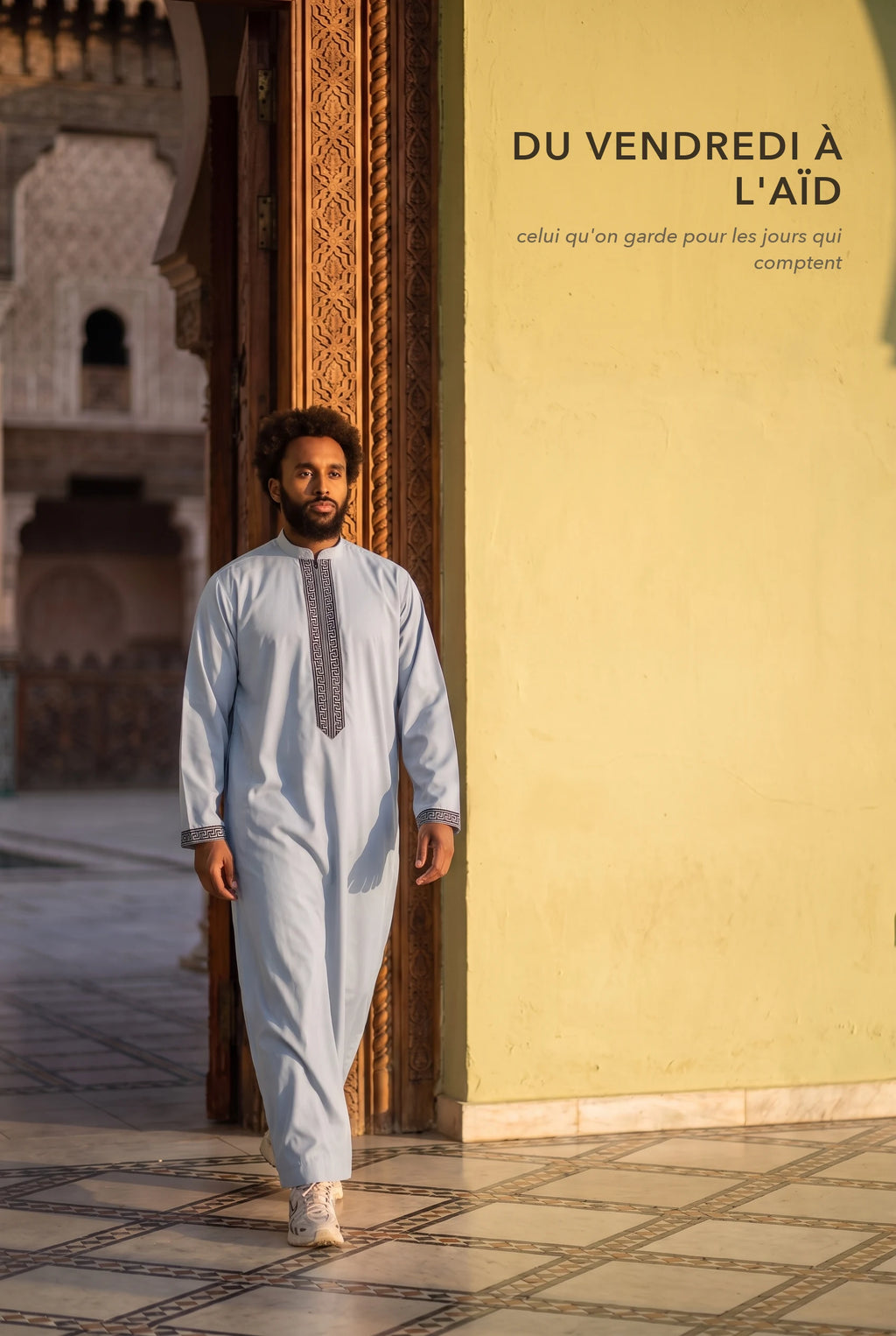 Qamis Mehdi gris porté à la sortie de la mosquée, du vendredi à l'Aïd