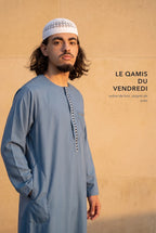 Le qamis Harun bleu comme tenue du vendredi