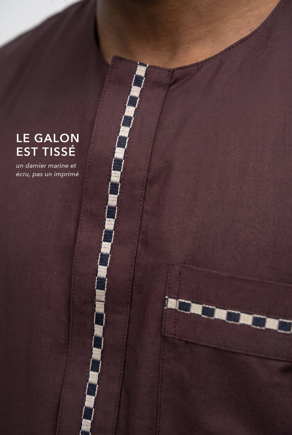 Galon tissé marine et écru du qamis Harun bordeaux