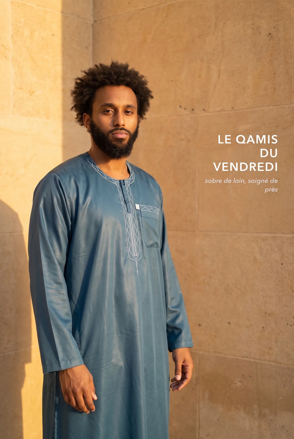 Le qamis Ali bleu comme tenue du vendredi