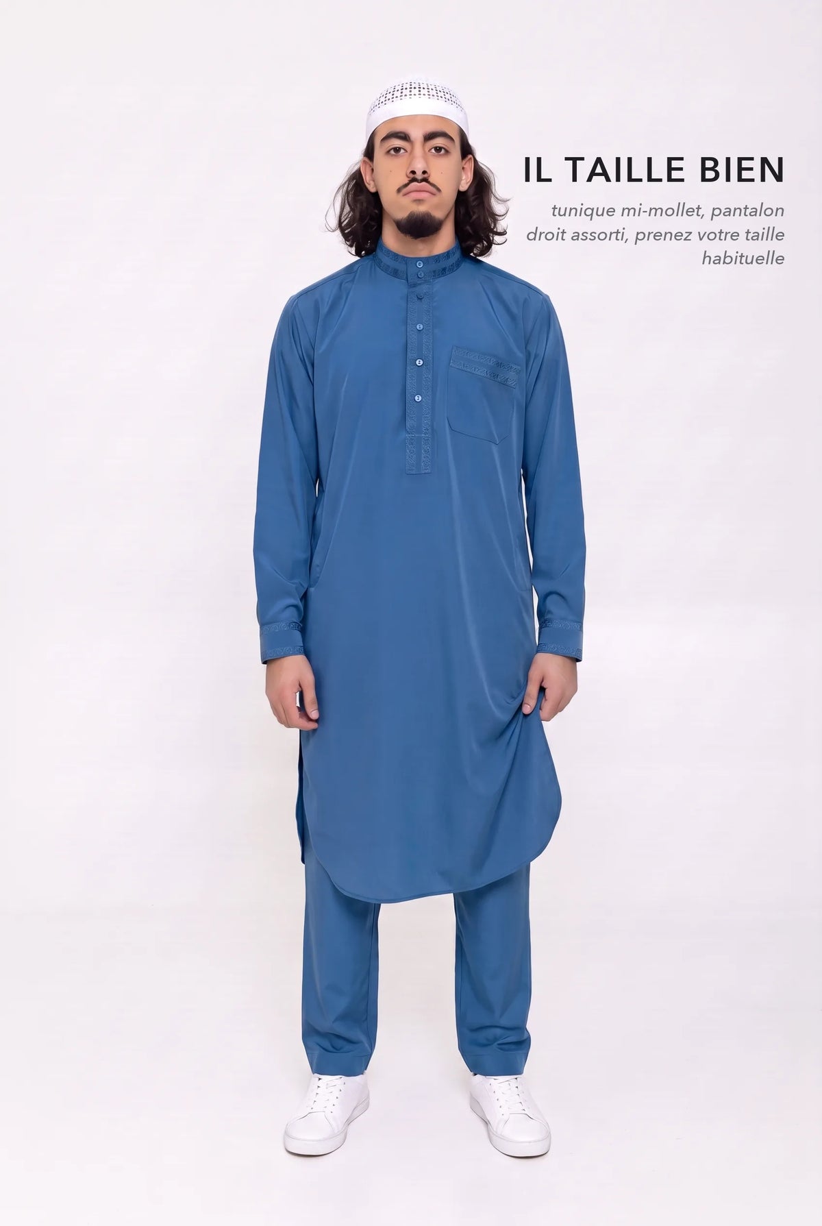 Qamis Sofiane bleu en pied, tunique mi-mollet à fentes latérales, il taille bien