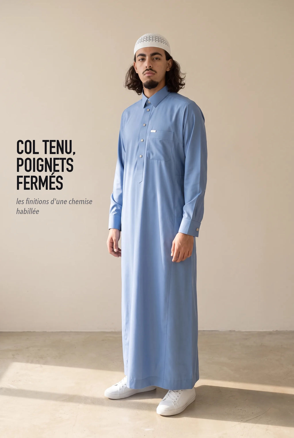 Col tenu et manchettes fermées du qamis Ahmed bleu