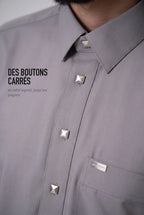 Boutons carrés en métal argenté du qamis Ahmed gris foncé