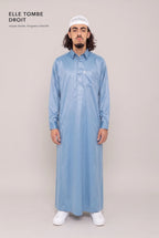 Coupe droite et longueur cheville du qamis qatari satiné bleu Khalid