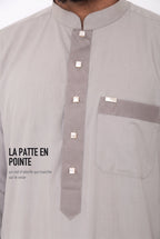 Patte de boutonnage en pointe ton sur ton du qamis Saleh gris