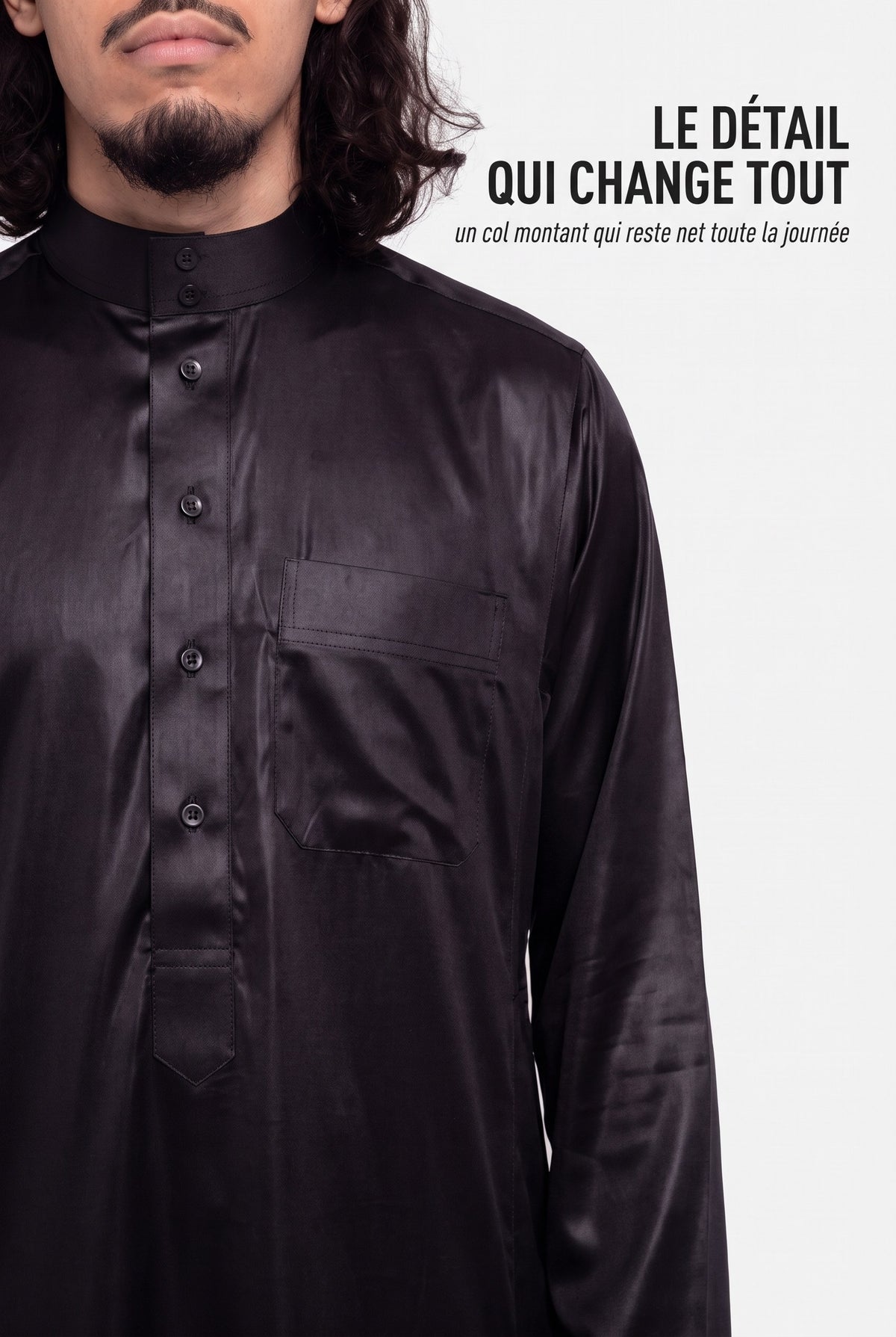Détail du col mao montant du qamis saoudien satiné Omar noir et de sa patte de boutonnage