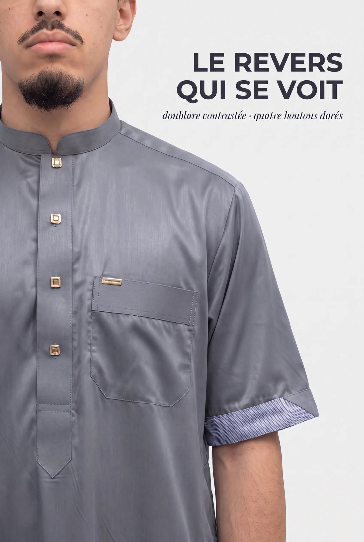 Revers de manche du qamis Musa gris, doublure contrastée et boutons dorés