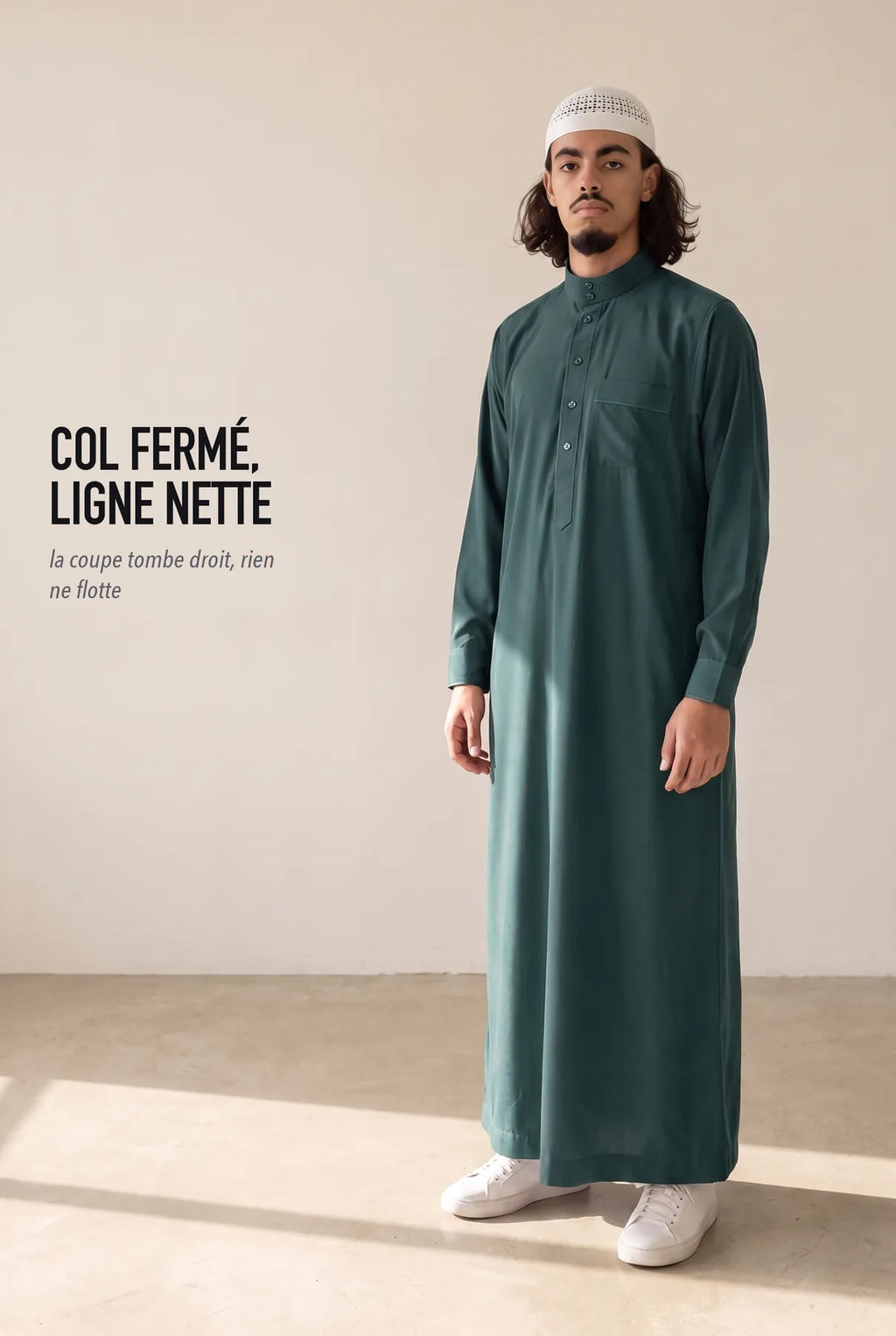 Qamis saoudien Ammar vert porté, coupe droite et col fermé