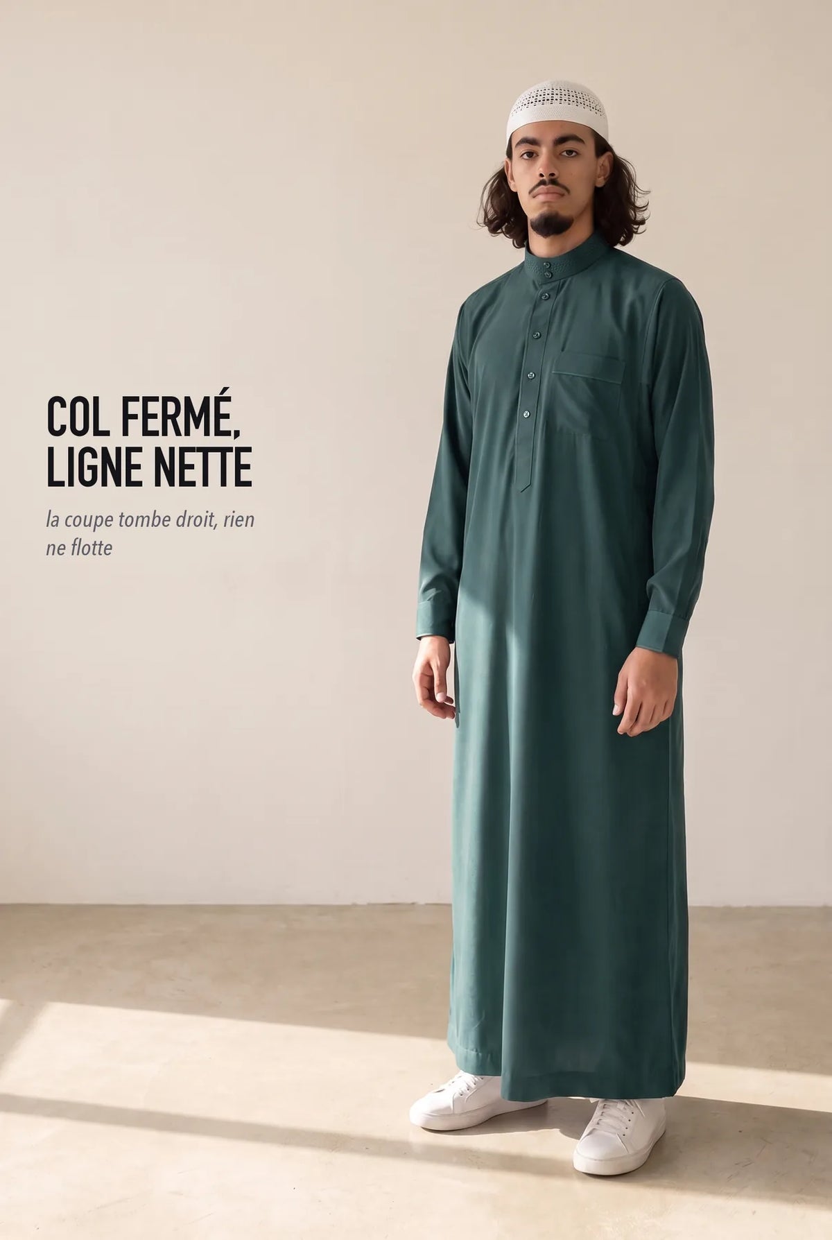 Qamis saoudien Ammar vert porté, coupe droite et col fermé